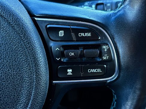 Used 2019 Kia Niro EX Premium image 25