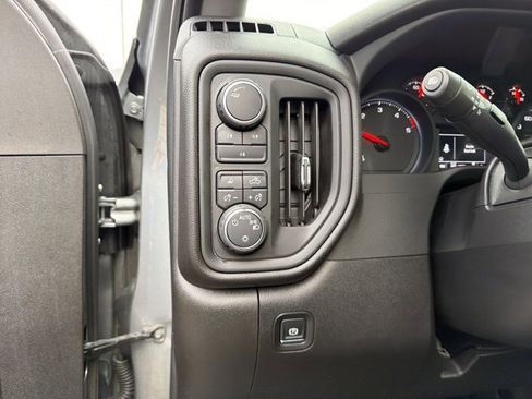 Used 2025 Chevrolet Silverado 2500 Custom w/ Custom Value Package image 18