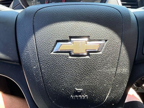 Used 2020 Chevrolet Trax LS AWD/4WD image 19