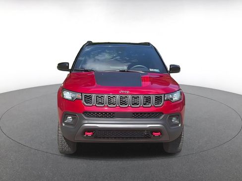 Used 2025 Jeep Compass Trailhawk AWD/4WD image 4