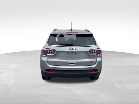 Used 2020 Jeep Compass Latitude image 4