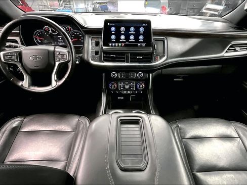 Used 2021 Chevrolet Suburban Z71 w/ Z71 Signature Package image 15