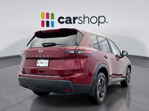 Used 2025 Nissan Rogue SV image 5