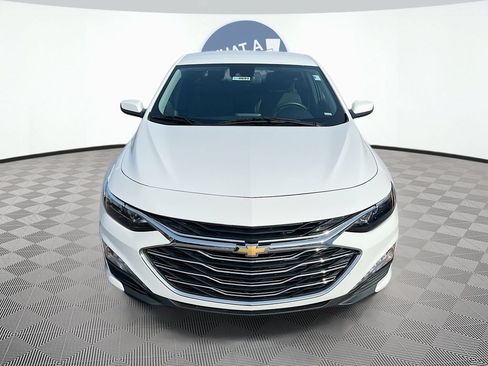 Used 2025 Chevrolet Malibu LT FWD image 2