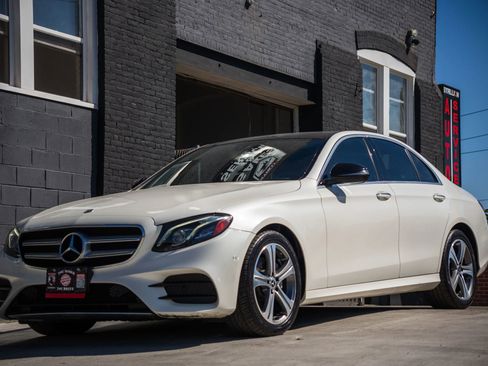 Used 2018 Mercedes-Benz E 300 4MATIC w/ Premium 2 Package image 5