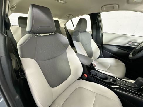Used 2020 Toyota Corolla LE FWD image 25