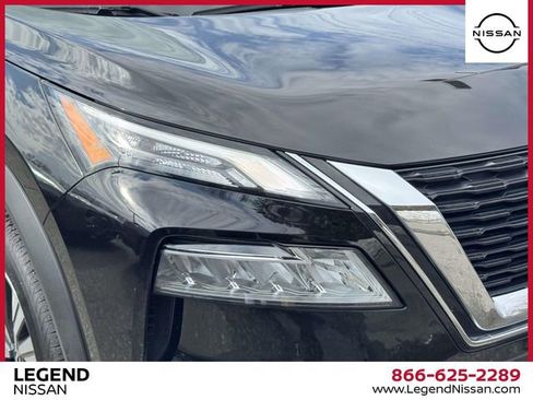 Used 2023 Nissan Rogue SV image 8