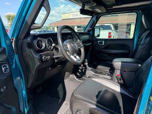 Used 2020 Jeep Wrangler Unlimited Sahara AWD/4WD image 14