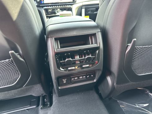 New 2026 Jeep Grand Cherokee Limited AWD/4WD image 30