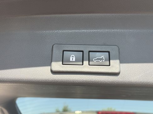 Used 2023 Subaru Ascent Touring AWD/4WD image 10