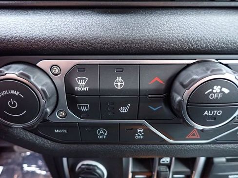 New 2026 Jeep Gladiator Sport AWD/4WD image 18