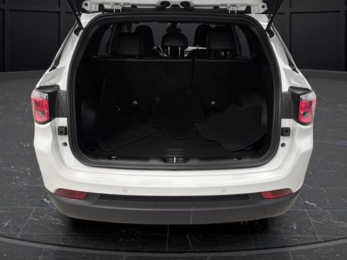 Used 2024 Jeep Compass Limited image 14