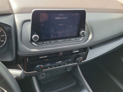 Used 2023 Nissan Rogue SV FWD image 24