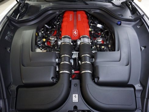 Used 2011 Ferrari California image 6