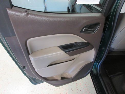 Used 2015 GMC Canyon SLT AWD/4WD image 30