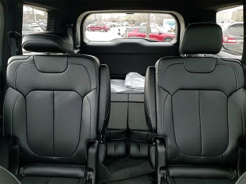 New 2025 Jeep Grand Cherokee L Overland w/ Trailer Tow Package image 35