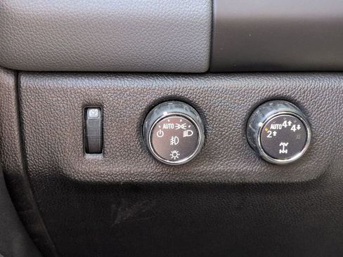 Used 2020 Chevrolet Colorado Z71 AWD/4WD image 18