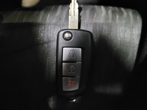 Used 2017 Nissan Rogue S image 32