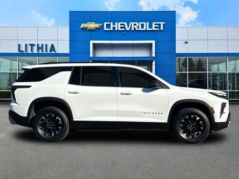 Used 2024 Chevrolet Traverse Z71 w/ Enhanced Driving Package AWD/4WD image 8