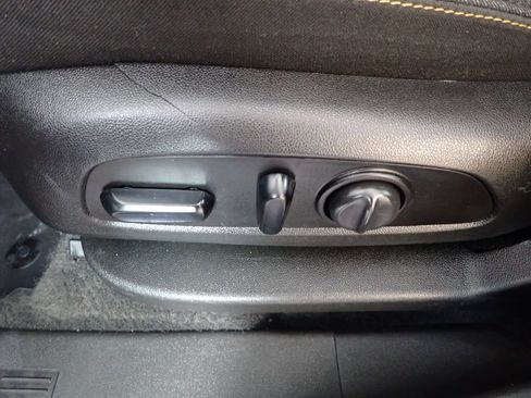 Used 2020 Chevrolet Equinox LT image 22