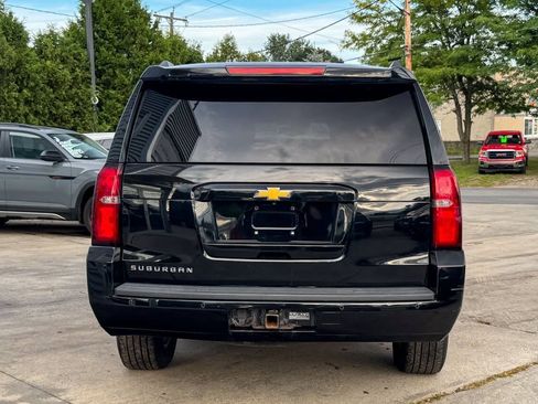 Used 2018 Chevrolet Suburban LT AWD/4WD image 4