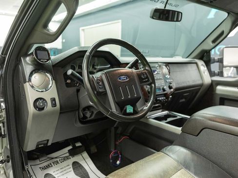 Used 2011 Ford F250 Lariat w/ Lariat Interior Pkg image 11