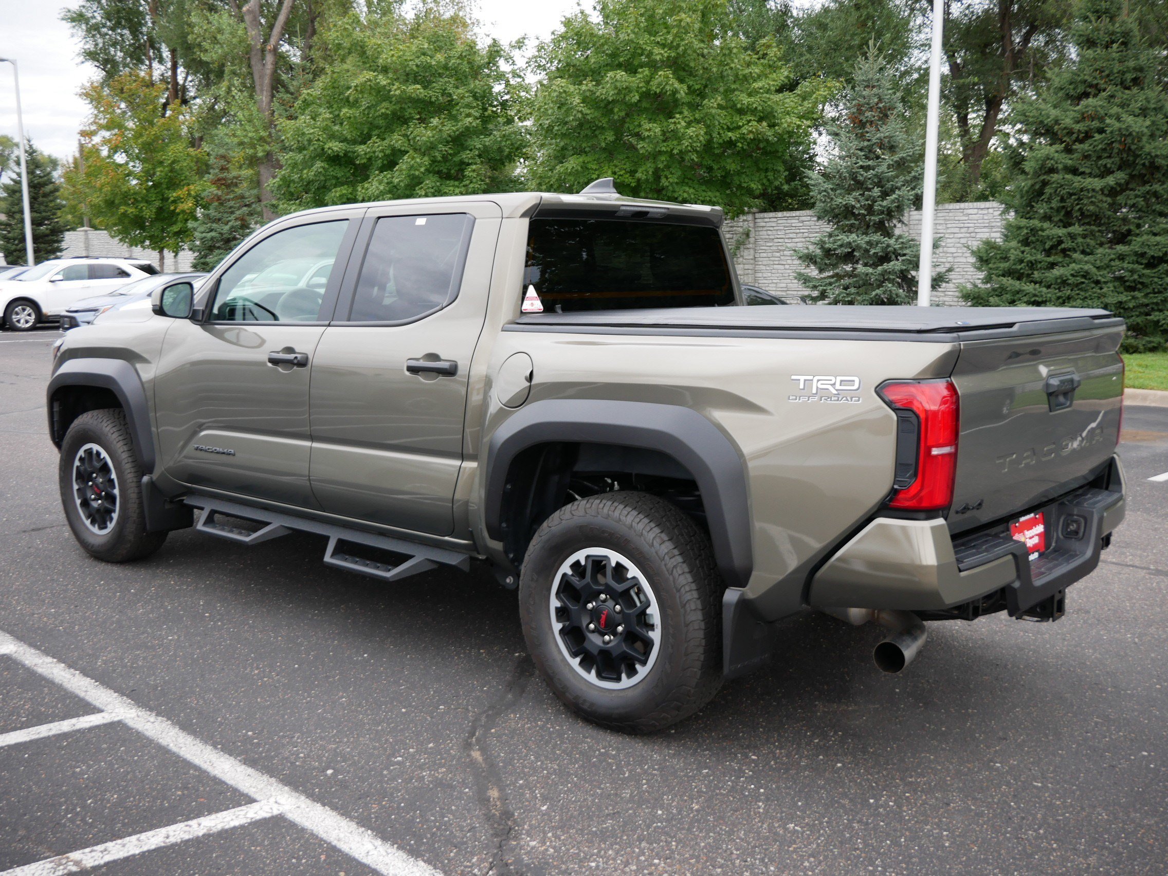 Certified 2025 Toyota Tacoma TRD Off-Road AWD/4WD image 4