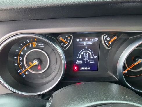 Used 2023 Jeep Gladiator Sport AWD/4WD image 15