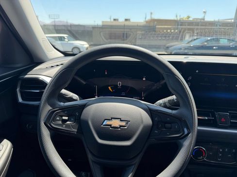 Used 2025 Chevrolet TrailBlazer LT FWD image 33