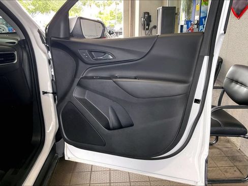 Used 2024 Chevrolet Equinox LT FWD image 21