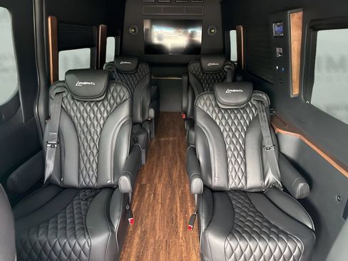 Used 2024 Mercedes-Benz Sprinter 3500 image 10