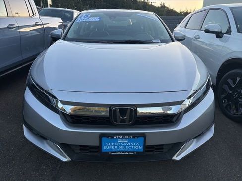 Used 2018 Honda Clarity Touring image 2