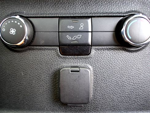 Used 2018 Ford Explorer Sport image 28