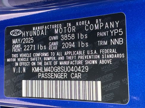 Used 2025 Hyundai Elantra Sport FWD image 32