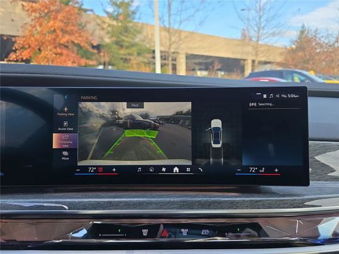 Used 2024 BMW 740i image 27