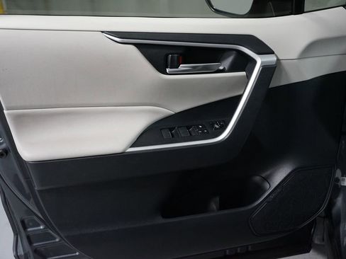 Used 2024 Toyota RAV4 XLE w/ Convenience Package image 30