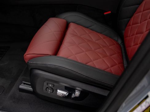 New 2026 BMW X6 xDrive40i w/ Executive Package image 16