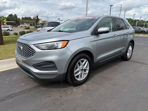 Used 2024 Ford Edge SEL AWD/4WD image 3