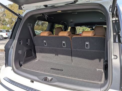 New 2026 Nissan Armada SL w/ Captain's Chari Seat Package image 32