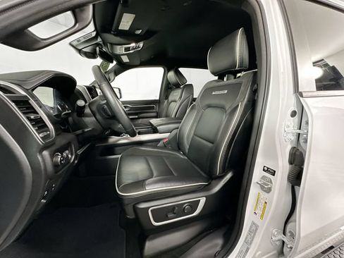 Used 2023 RAM 1500 Laramie AWD/4WD image 18
