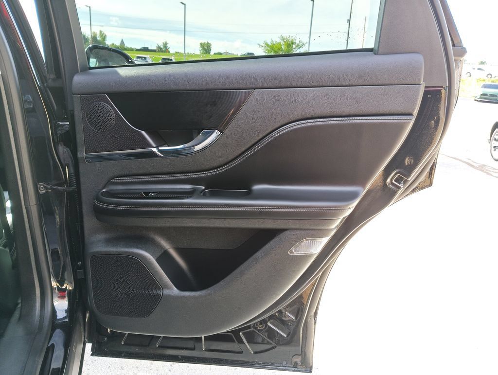 Used 2023 Lincoln Corsair AWD w/ Equipment Group 101A image 25