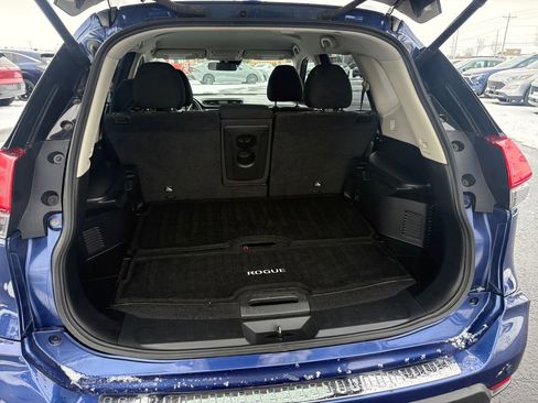 Used 2019 Nissan Rogue SV w/ Premium Package image 21