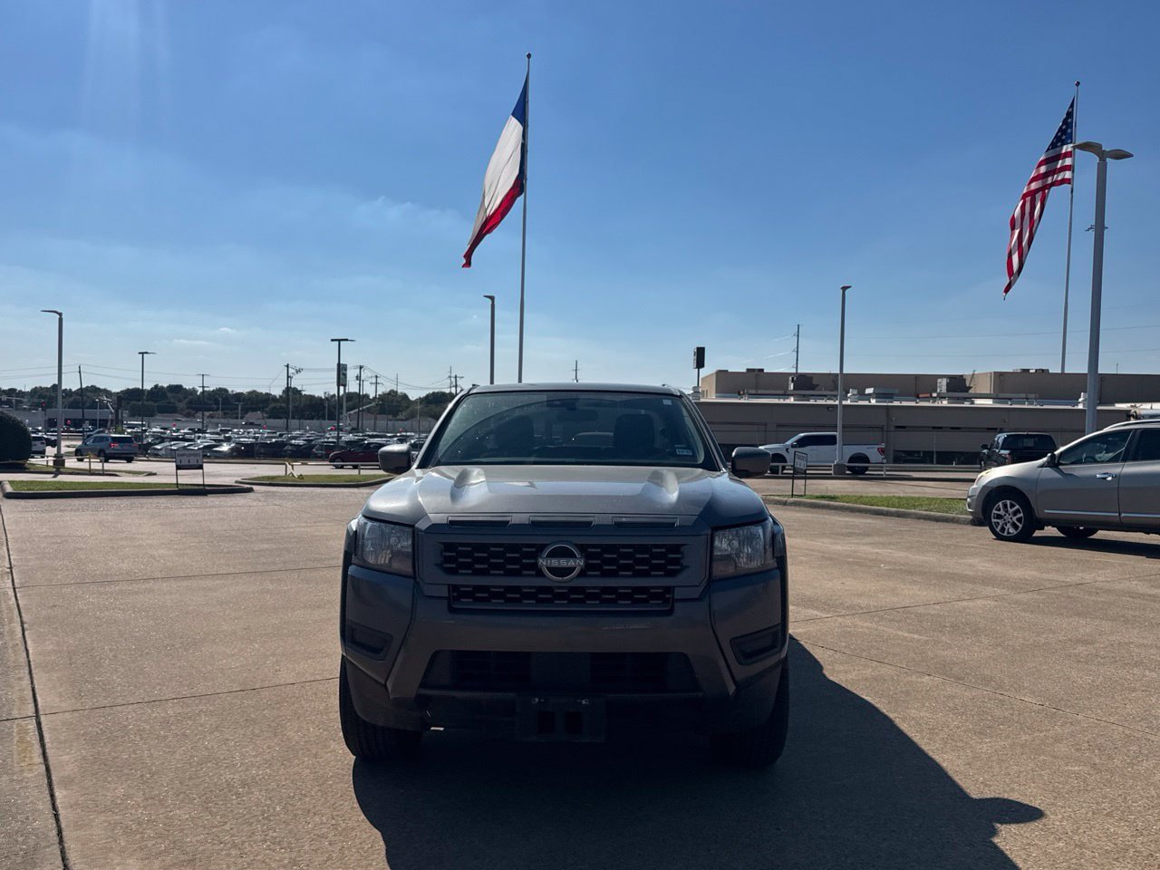 Used 2025 Nissan Frontier SV RWD image 7