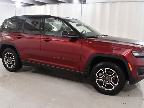 Used 2022 Jeep Grand Cherokee Trailhawk AWD/4WD image 5