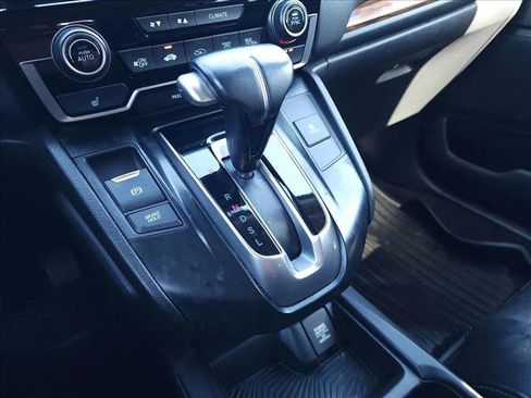 Used 2018 Honda CR-V Touring image 12