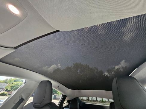 Used 2026 Tesla Model Y Long Range RWD image 43