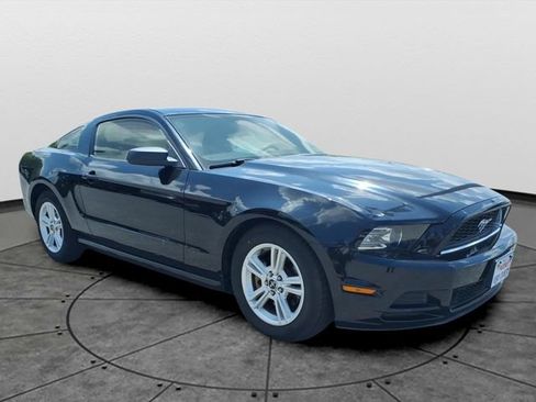 Used 2014 Ford Mustang Coupe RWD image 3