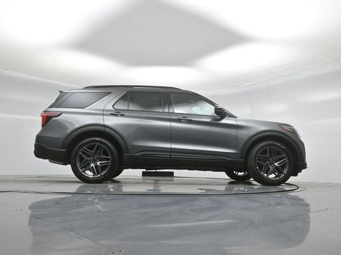 New 2026 Ford Explorer ST-Line w/ ST-Line Street Pack RWD image 46