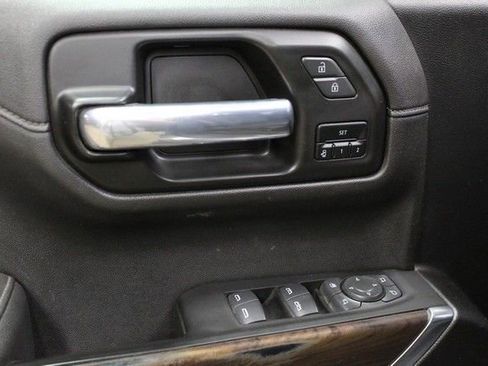 Used 2021 GMC Sierra 1500 SLT w/ SLT Premium Plus Package AWD/4WD image 17