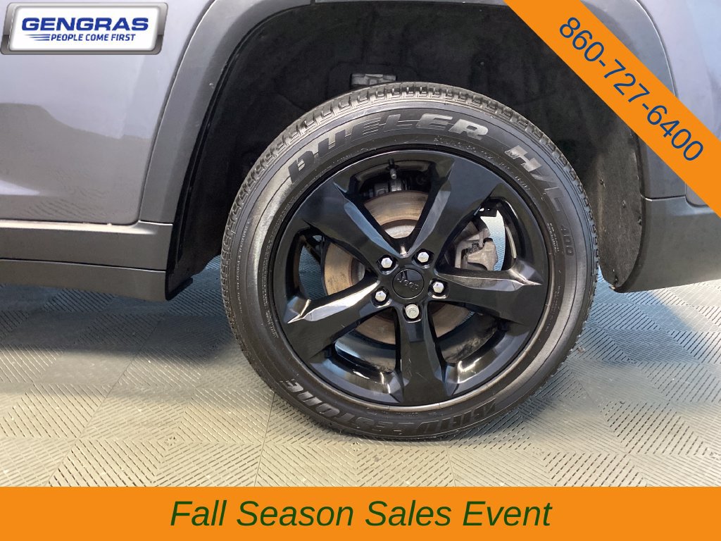 Used 2023 Jeep Grand Cherokee L Altitude AWD/4WD image 35